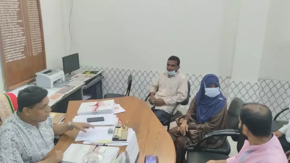 নিরাপত্তার সাথে ক্যাম্পাসে ফিরলেন ভুক্তভোগী ফুলপরি