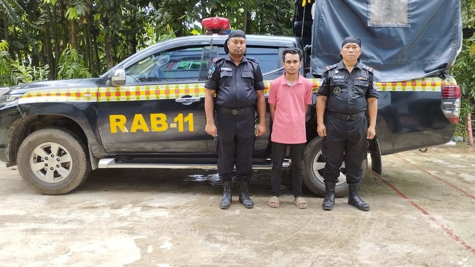 নোয়াখালীতে স্কুল ছাত্রীকে ধর্ষণের পর হত্যা, প্রধান আসামি গ্রেপ্তার