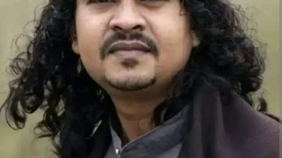 সড়ক দুর্ঘটনায় ঝরে গেল সরকারি তিতুমীর কলেজের ছাত্র, গীতিকার ও সাংবাদিক ওমর ফারুক