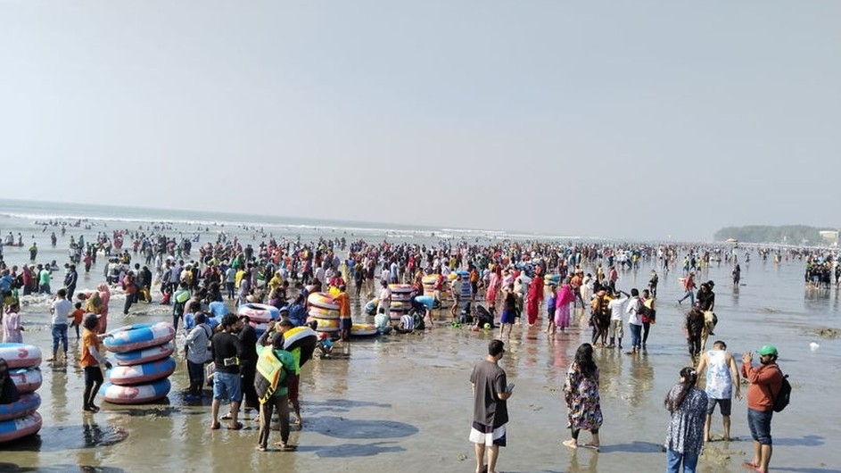 পর্যটকে ভরপুর সাগরতীর: ৯০ শতাংশ রুম বুকিং