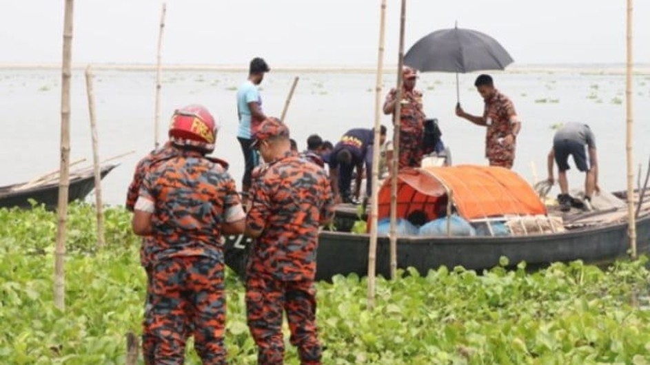 পদ্মায় নিখোঁজ কলেজছাত্রের মরদেহ উদ্ধার, খোঁজ মেলেনি রিফাতের