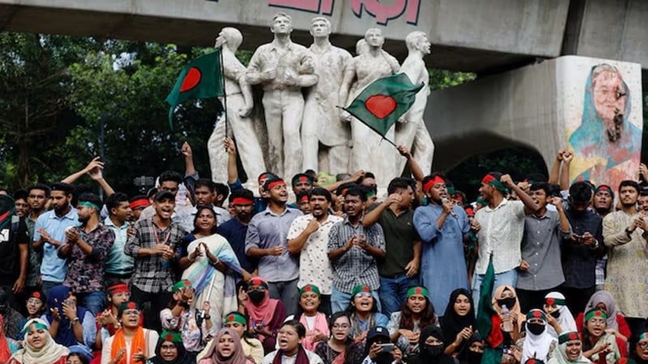 নতুন রাজনৈতিক দল গঠনের পরিকল্পনা আন্দোলনকারী শিক্ষার্থীদের