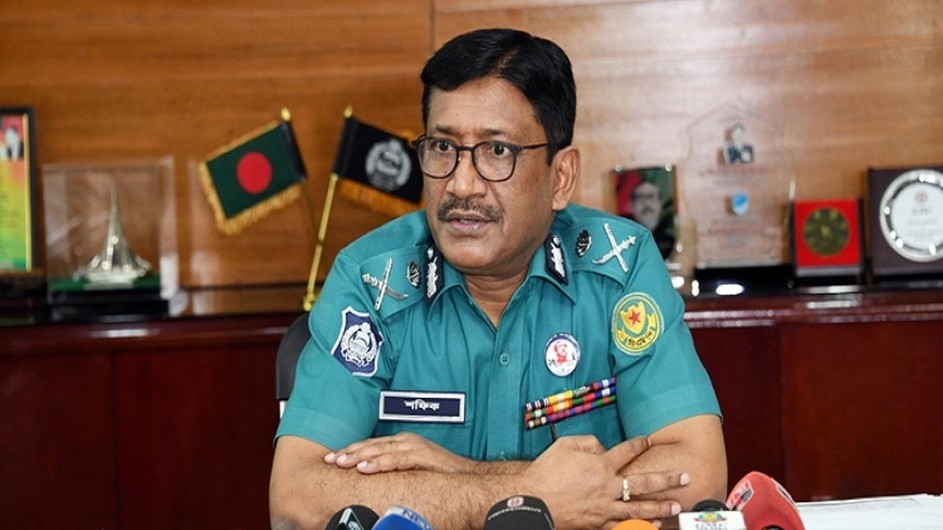 দোকানের কর্মচারীরা টিকা না নিলে মালিকের বিরুদ্ধে ব্যবস্থা: ডিএমপি কমিশনার