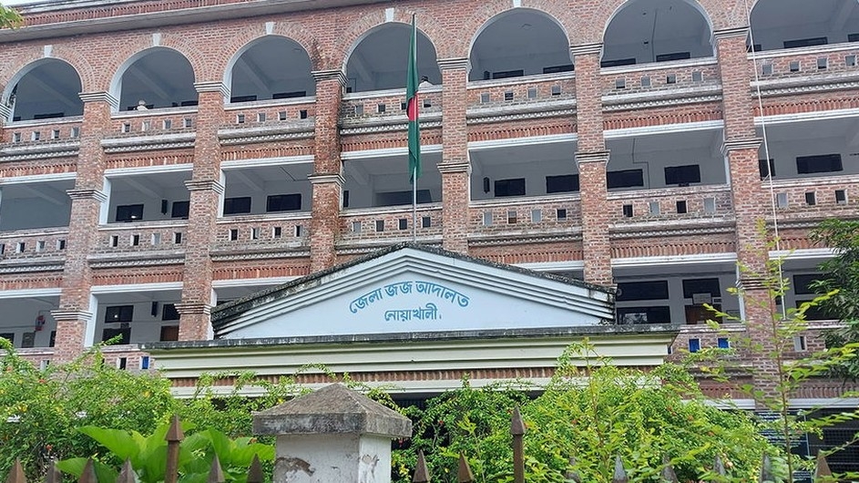 চাঁদার দাবিতে ব্যবসায়ীকে কুপিয়ে হত্যা: বাবা-ছেলের যাবজ্জীবন