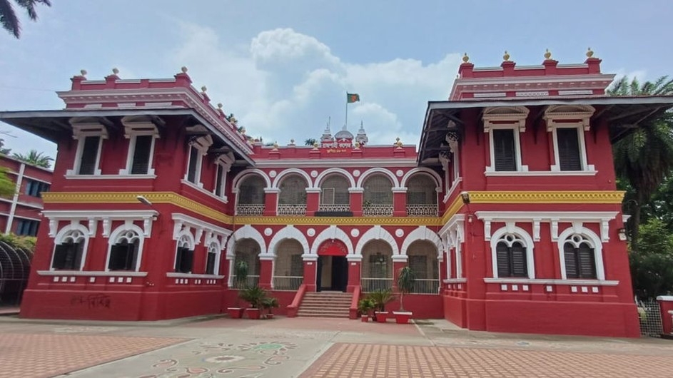 রাজশাহী কলেজে ফরম পূরণে বাড়তি টাকা আদায়ের অভিযোগ