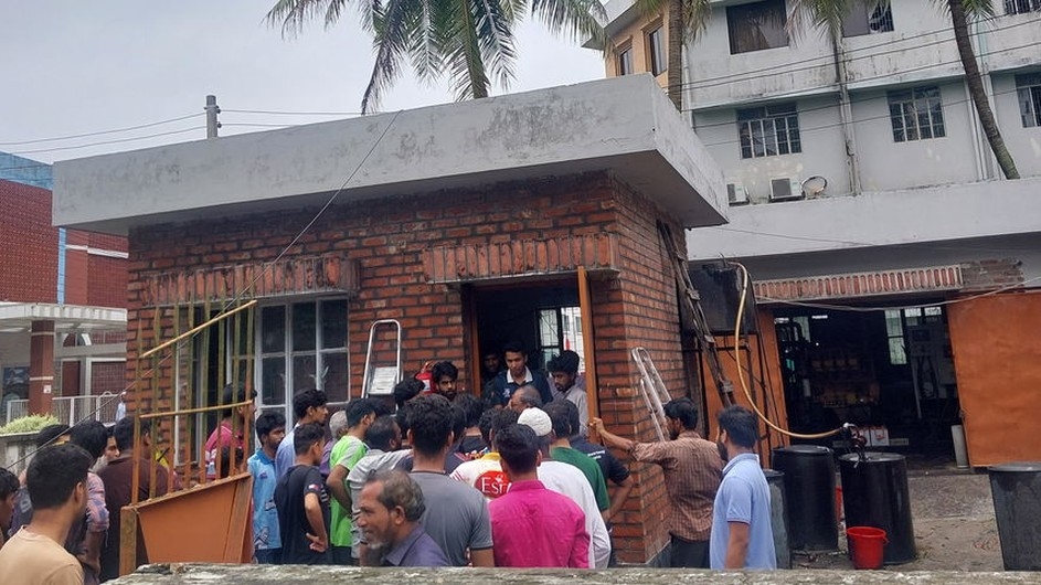 দুই দিন ধরে অন্ধকারাচ্ছন্ন পবিপ্রবি, ভোগান্তিতে শিক্ষার্থীরা