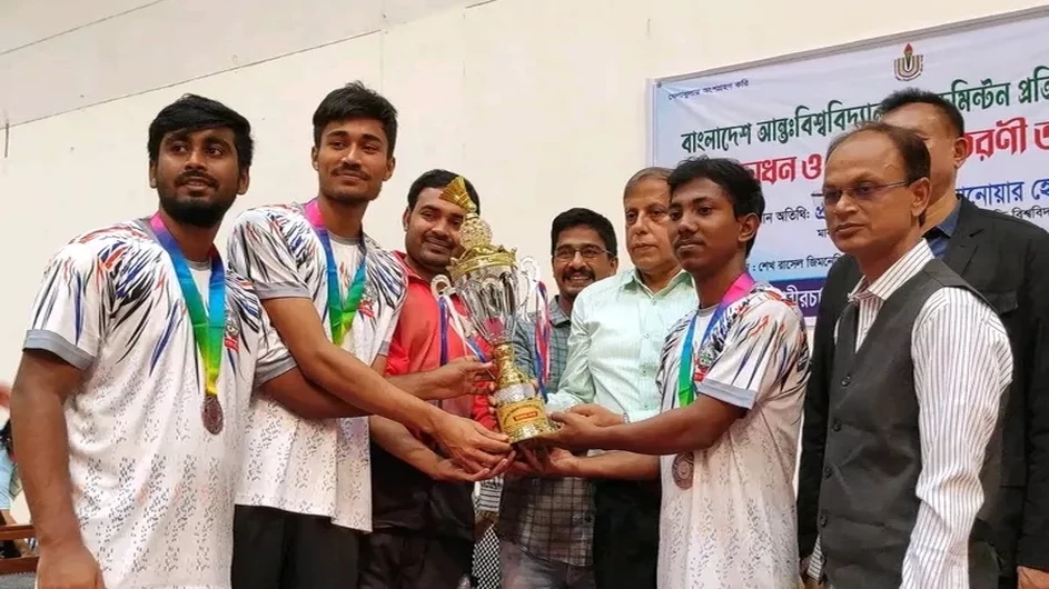 আন্ত:বিশ্ববিদ্যালয় ব্যাডমিন্টনে রানার্সআপ যবিপ্রবির ছেলেরা