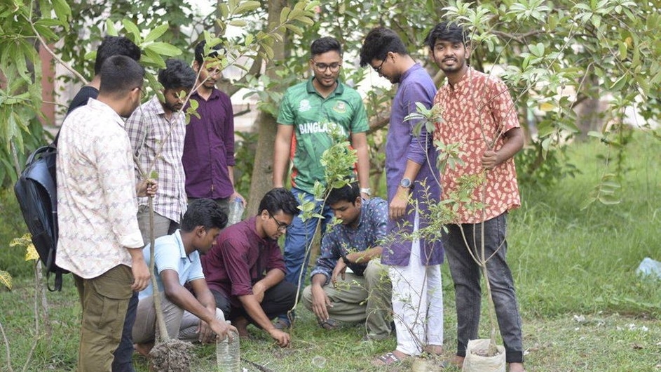 খুবি শিক্ষার্থিদের এমন উদ্যোগ প্রশংসা কুড়াচ্ছে