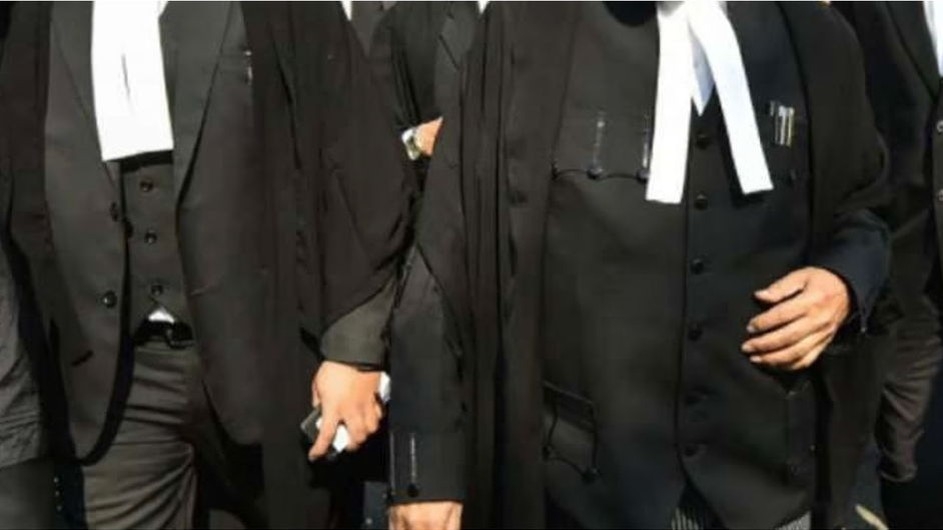 তীব্র গরমে উচ্চ আদালতে আইনজীবীদের গাউন পরতে হবে না