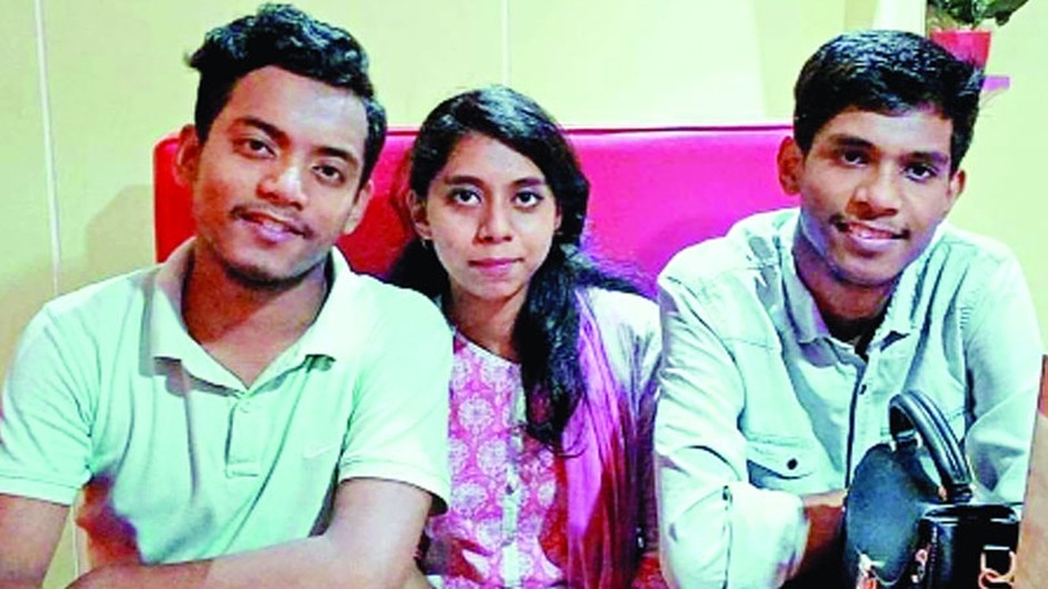 যমজ তিন ভাই-বোনের কৃতিত্বঃ সব পরীক্ষায়ই জিপিএ-৫ পেয়েছেন তারা
