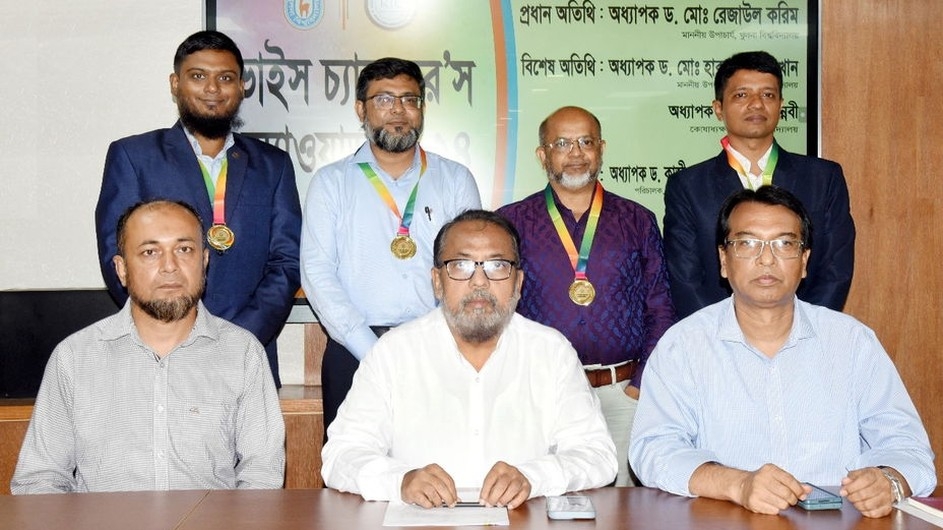 খুলনা বিশ্ববিদ্যালয়ের ৪ শিক্ষক পেলেন ভাইস চ্যান্সেলর অ্যাওয়ার্ড