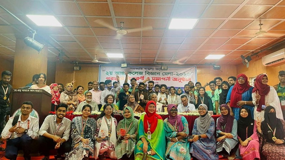 সরকারি বাঙলা কলেজে দ্বিতীয় আন্তঃবিভাগ বিজ্ঞান মেলা অনুষ্ঠিত