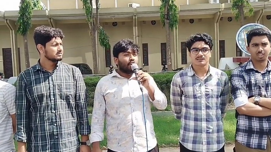 রাকসু নির্বাচন কমিশন একটি হাঁটু ভাঙ্গা কমিশন: ফাহিম রেজা