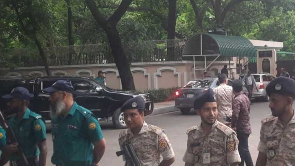 প্রধান উপদেষ্টার সঙ্গে বৈঠক করতে যমুনায় যাচ্ছেন বিভিন্ন দলের নেতারা