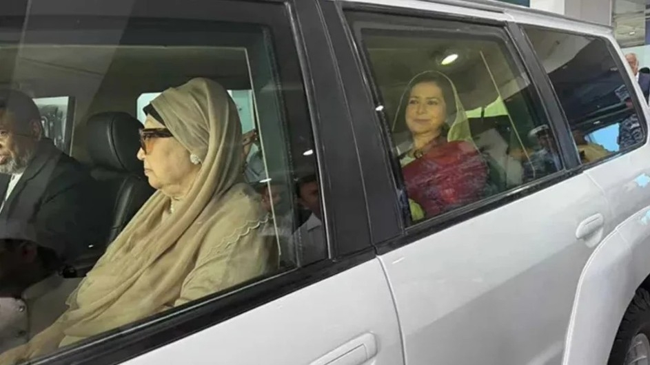 বিমানবন্দর থেকে  গুলশানের বাসভবন ফিরোজার পথে খালেদা জিয়া