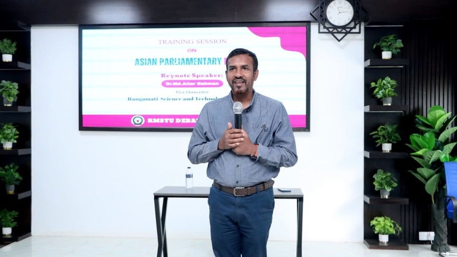 উপাচার্যের কর্মশালা দিয়ে রাবিপ্রবিতে সপ্তাহব্যাপী বিতর্ক উৎসব শুরু