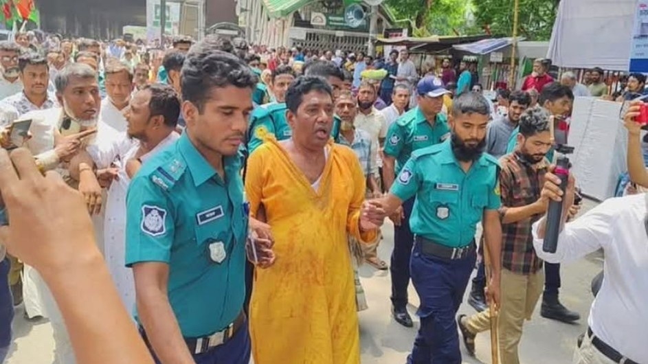 সচিবালয় অভিমুখে লংমার্চ, শিক্ষক নেতা কাওছার আটক