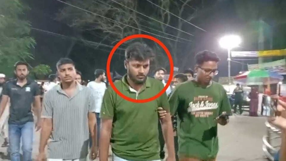 ইবিতে শিক্ষার্থীদের হাতে নিষিদ্ধ ছাত্রলীগ নেতা আটক