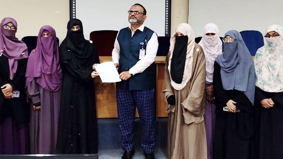 ঢাবি ছাত্রী সংস্থার সভানেত্রী ও সেক্রেটারির পরিচয় সম্পর্কে যা জানা গেল