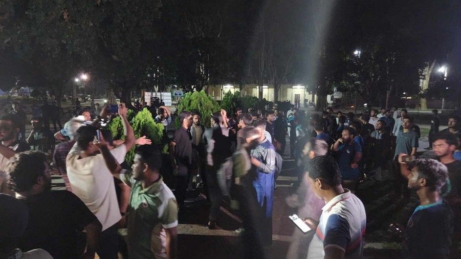 রাবিতে ছাত্রজোট ও শাহবাগবিরোধীদের সংঘর্ষে আহত ১০