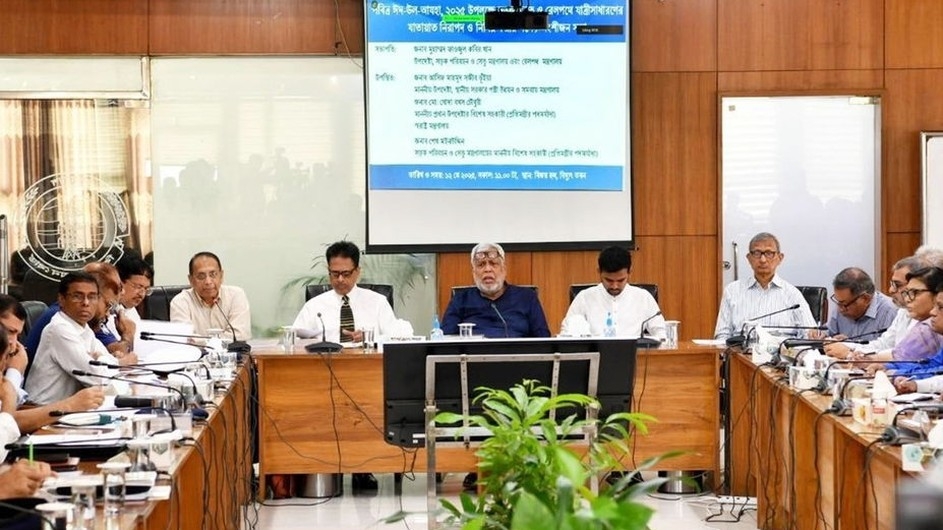 ঈদযাত্রায় ‘যাত্রীপ্রতি ২০০ টাকা’ অতিরিক্ত ভাড়া চান বাস মালিকরা!
