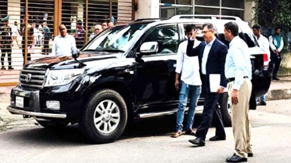 যমুনায় বিএনপি-জামায়াত-এনসিপিসহ বিভিন্ন রাজনৈতিক দলের নেতারা