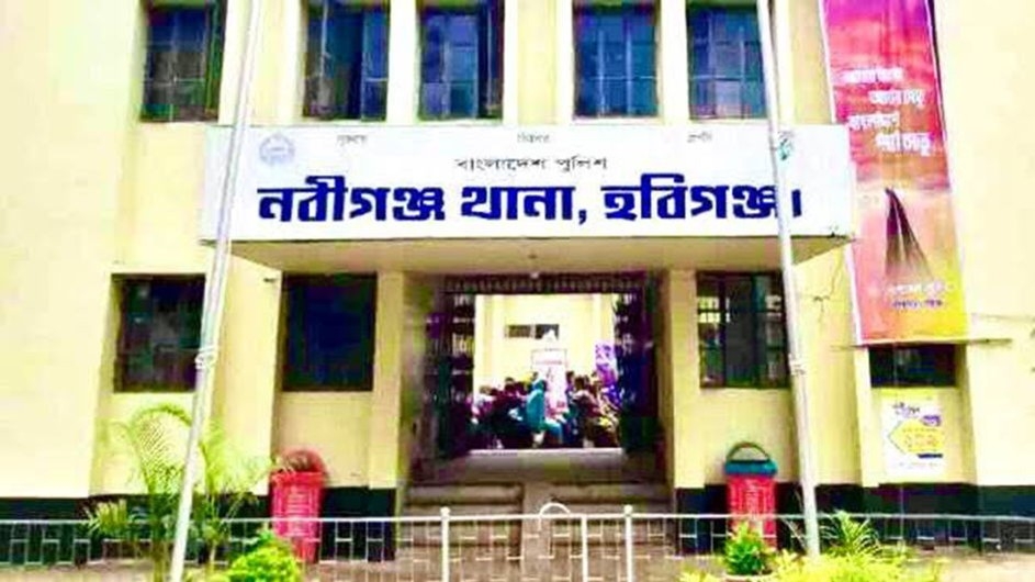 মসজিদের মাইকে ঘোষণা দিয়ে পুলিশের ওপর হামলা, গ্রেপ্তার ৮