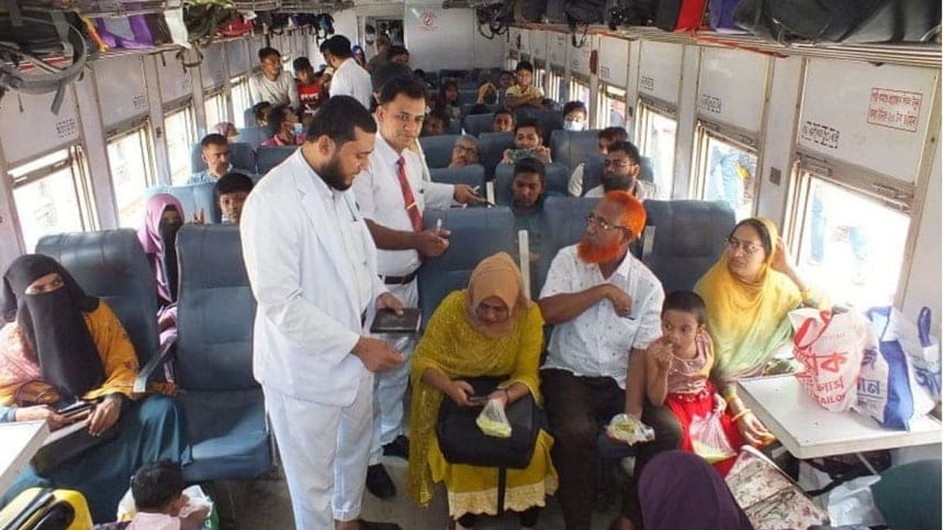 ট্রেনে ঈদযাত্রার প্রথম দিনে টিকিটবিহীন যাত্রীদের মামলা-জরিমানা আদায়