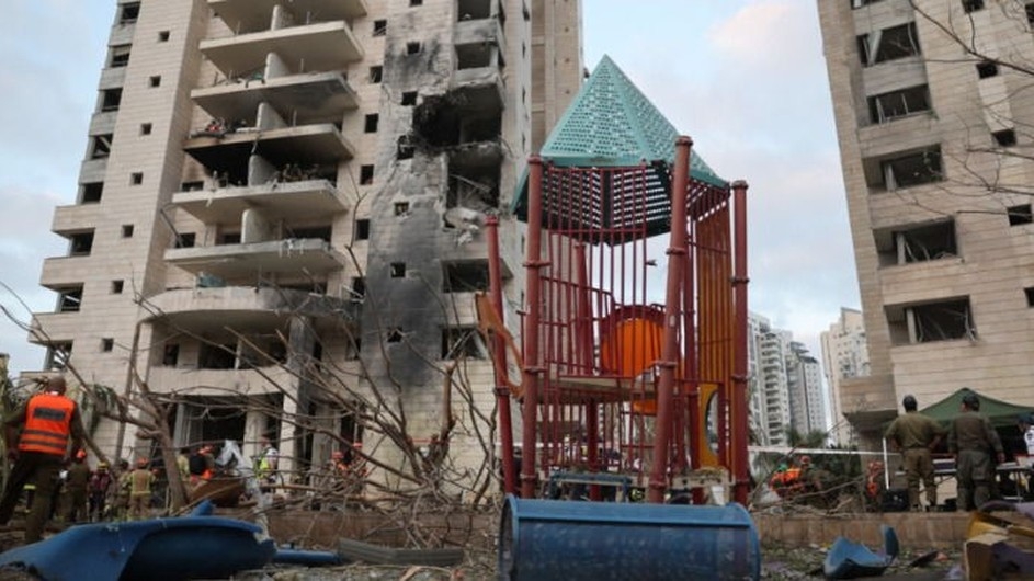 ইসরায়েলের মধ্যাঞ্চলে ইরানের হামলা, নিহত বেড়ে ১৭