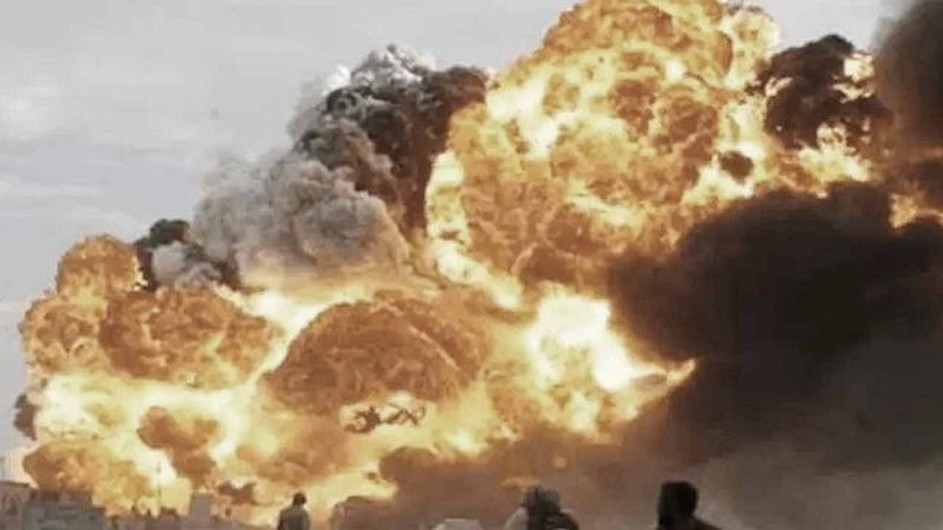 পাকিস্তানে আত্মঘাতী বোমা হামলায় ১৩ সেনা নিহত