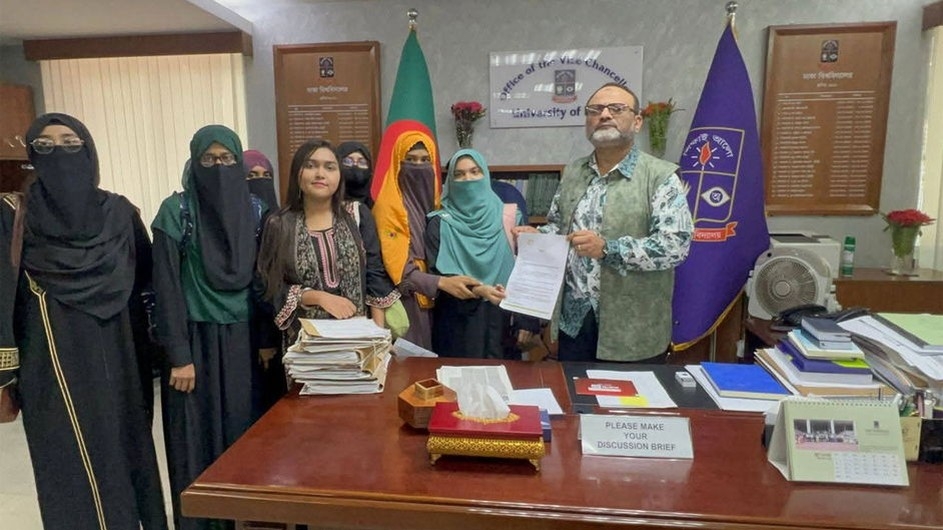 ঢাবির নারী শিক্ষার্থীদের হল সংকট নিরসনে এক্টের তিন দাবি