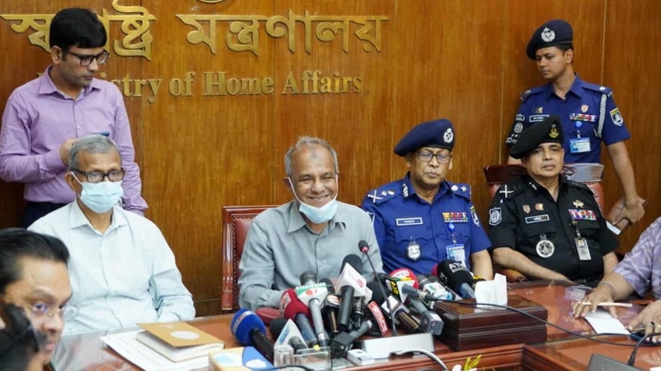 আসিফ মাহমুদের অস্ত্রের লাইসেন্স নিয়ে যা বললেন স্বরাষ্ট্র উপদেষ্টা