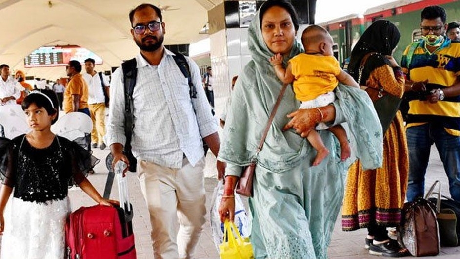 ঈদ শেষে স্বস্তিতেই ঢাকায় ফিরছেন মানুষ