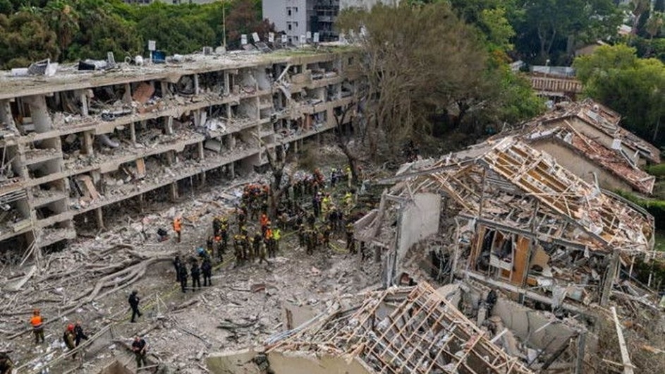 ইসরাইলি বিমানবন্দর ও সামরিক ঘাঁটিতে হামলা চালিয়েছে ইরান