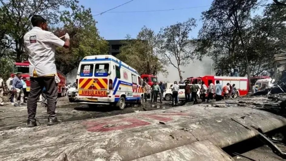 ভারতে বিধ্বস্ত বিমানের পাইলট ও যাত্রীদের তথ্য প্রকাশ