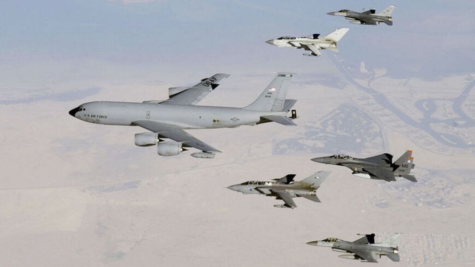 তিন দিনে তিন ঘাঁটিতে ৩০টি যুদ্ধবিমান পাঠাল যুক্তরাষ্ট্র