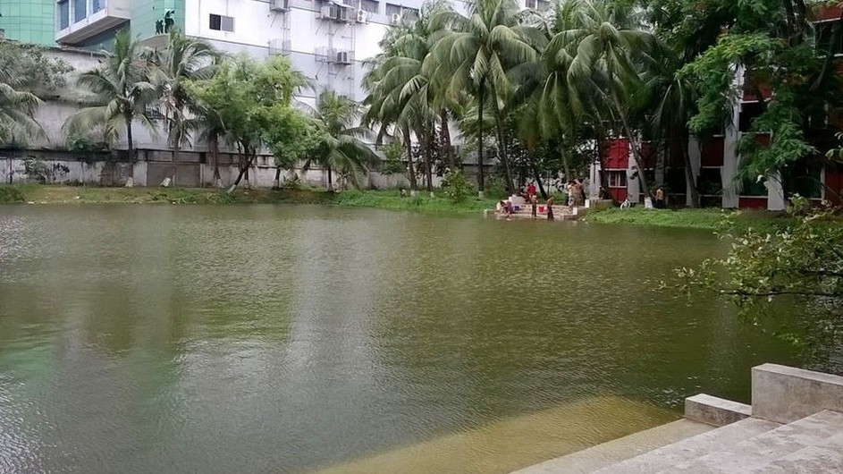 ইডেন কলেজের পুকুরের পানিতে ডুবে শিক্ষার্থীর মৃত্যু