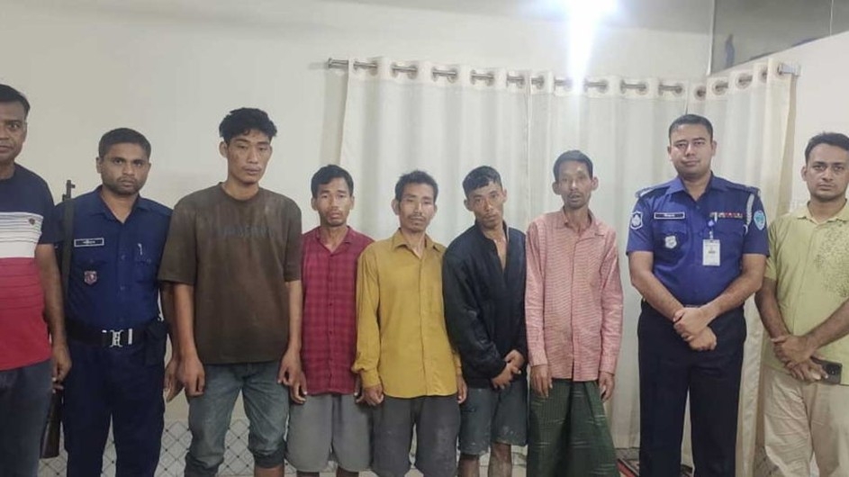 গহিন জঙ্গল থেকে হাত-পা বাঁধা অবস্থায় উদ্ধার ৫ পাহাড়ি তরুণ