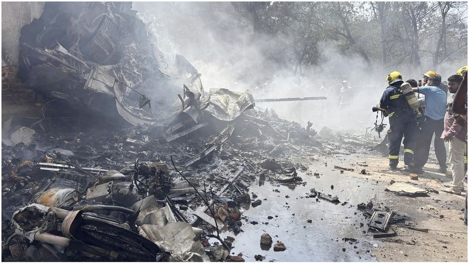 আহমেদাবাদে বিধ্বস্ত বিমানে ছিলেন ১৬৯ ভারতীয় ও ৫৩ ব্রিটিশ নাগরিক