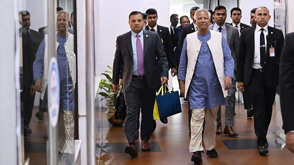 দেশে ফিরলেন প্রধান উপদেষ্টা