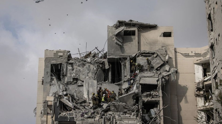 যুদ্ধবিরতির আগে ইরানের ১৪ ক্ষেপণাস্ত্র আঘাত হানে ইসরাইলে