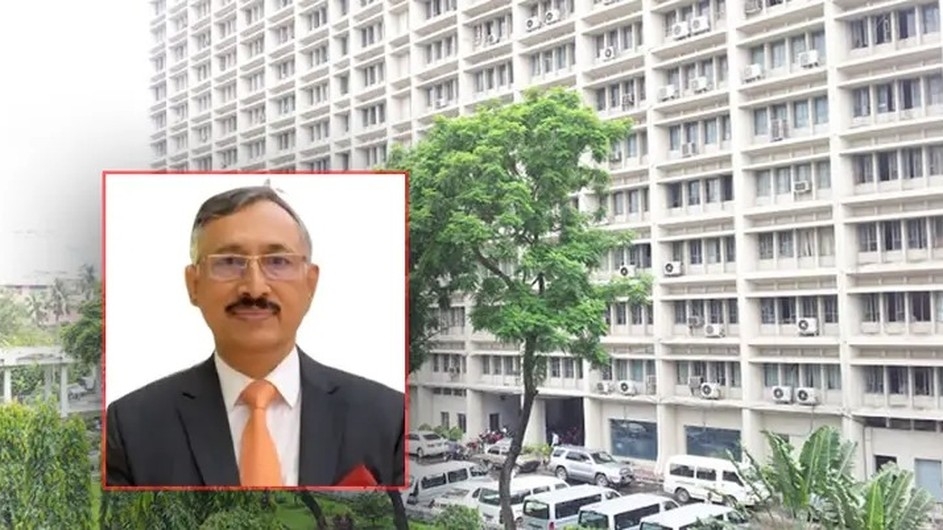 তোপের মুখে শিক্ষা সচিব জোবায়েরকে প্রত্যাহার