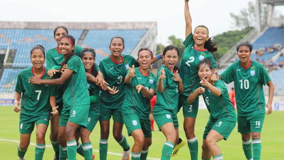 ঋতুপর্ণার অসাধারণ দুই গোলে এশিয়ান কাপের মূল পর্বে এক পা বাংলাদেশের