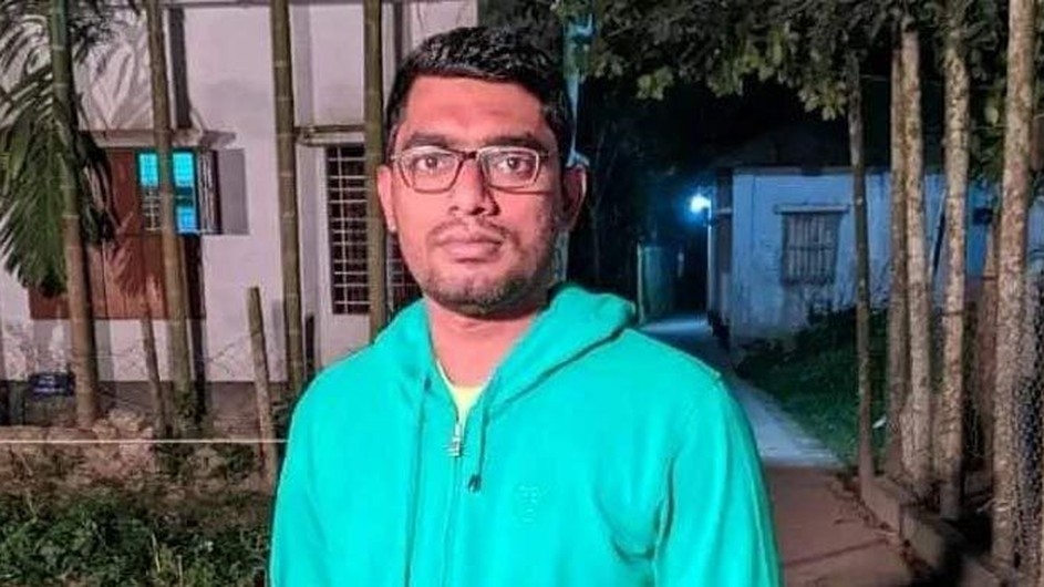 পাবিপ্রবিতে বিয়ের প্রলোভনে ছাত্রীর সঙ্গে শারীরিক সম্পর্ক, শিক্ষককে স্থায়ী বহিষ্কার