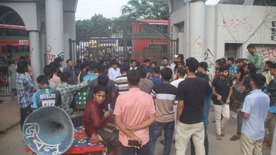 সাজিদ আব্দুল্লাহর মৃত্যু নিয়ে নতুন তথ্য, ইবিতে ফটক আটকে বিক্ষোভ