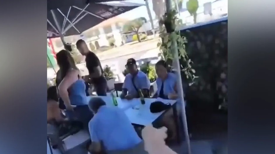 রেস্তোরাঁ থেকে ইসরায়েলিদের তাড়িয়ে দিলেন ম্যানেজার