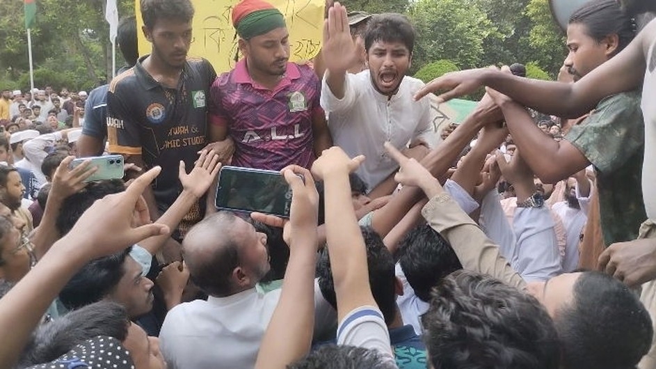 ইবি শিক্ষার্থীর মৃত্যু'র তদন্তের দাবিতে আন্দোলন, উত্তেজনা ও হট্টগোল