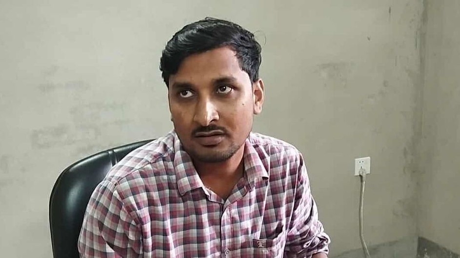 জুলাই আন্দোলনে শিক্ষার্থীদের হামলায় অভিযুক্ত নোবিপ্রবি কর্মকর্তা আটক