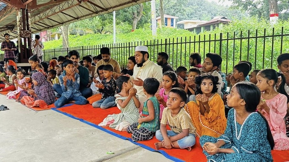 ওয়াসিমের স্মরণে পথশিশুদের নিয়ে চবি ছাত্রদল নেতার দোয়া মাহফিল