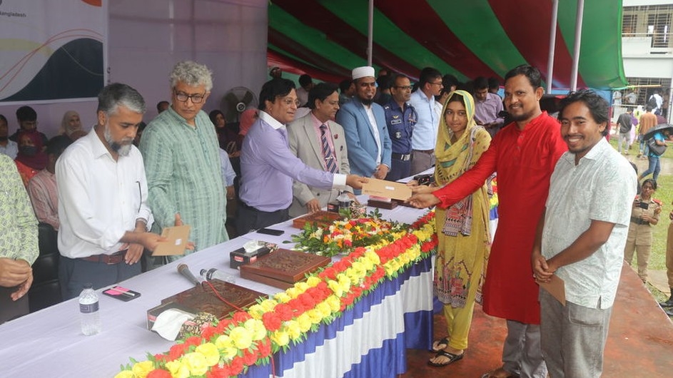 গোবিপ্রবিতে মেধাবী ও অসচ্ছল শিক্ষার্থীদের বৃত্তি প্রদান